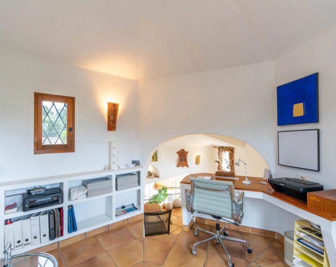Vardiola, Villa d&rsquo;architecte, T6,  piscine, vue mer panoramique, proche plage