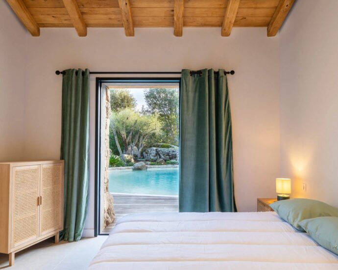 Sainte-Lucie de Porto-Vecchio, Cirendinu, Villa type bergerie, 4 chambres, piscine, proche plage