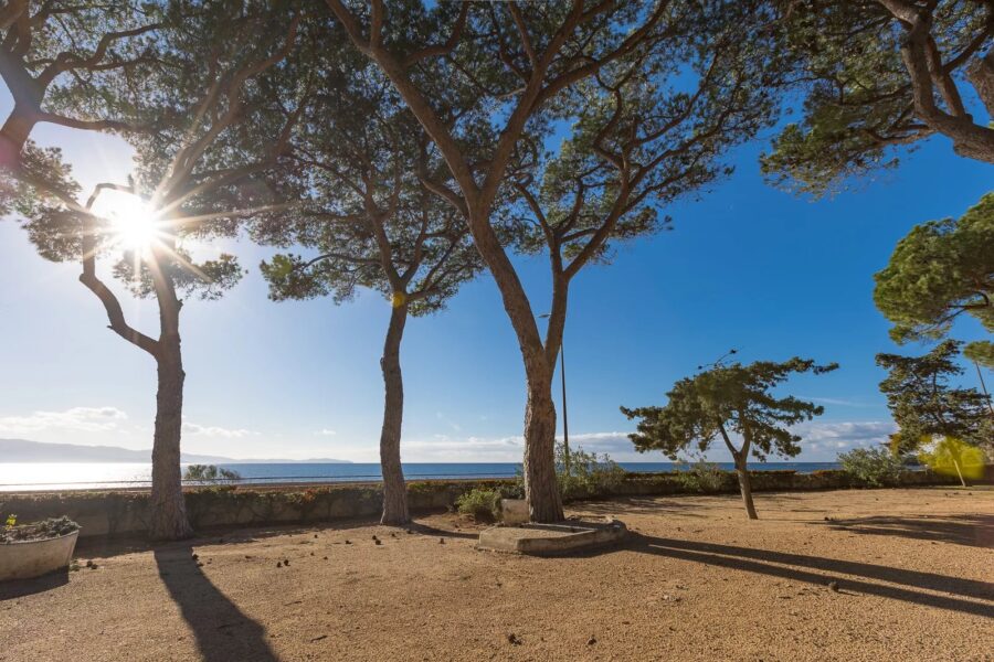 Exclusivité, Ajaccio, Route des Sanguinaires, Appartement vue mer, 3 chambres, plage à pied