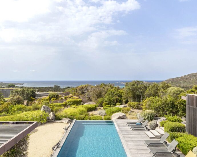 Pianottoli-Caldarello,  Architect-Designed Villa, 5 Bedrooms, Infinity Pool, Sea View , Near Chevano Beach