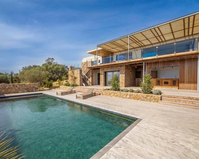 SOUS OFFRE – Exclusivité  – Pianottoli Caldarello – Propriété vue mer et montagne