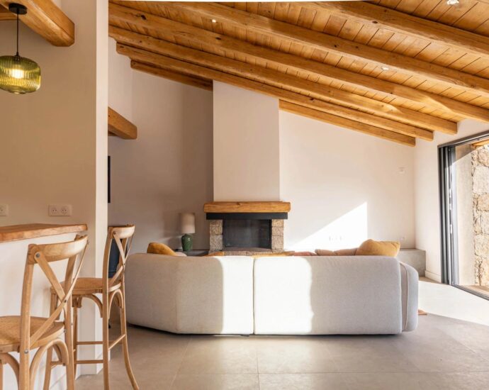 Sainte-Lucie de Porto-Vecchio, Cirendinu, Villa type bergerie, 4 chambres, piscine, proche plage
