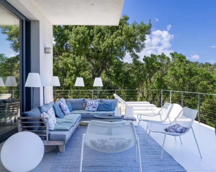 Pinarello, Villa contemporaine 5 chambres avec piscine et vue mer, au cœur du maquis