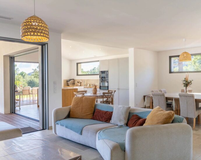 PORTO VECCHIO, Villa, 4 chambres, piscine chauffée, vue montagnes, proche plage