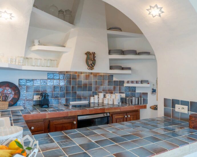 Vardiola, Villa d&rsquo;architecte, T6,  piscine, vue mer panoramique, proche plage