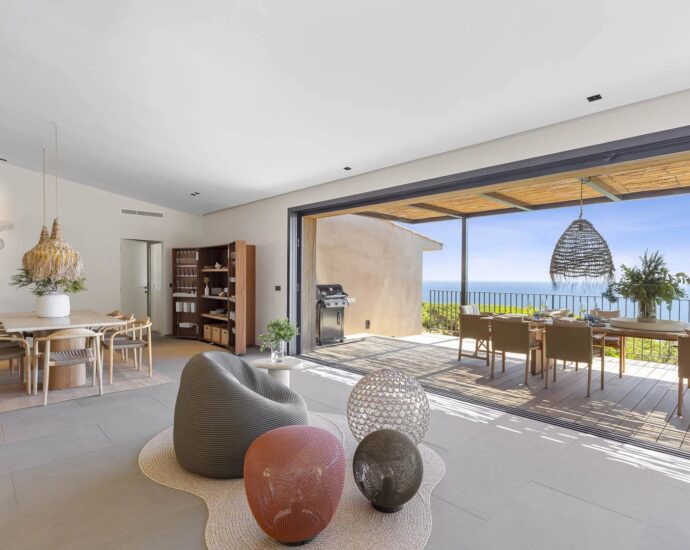 Porto-Vecchio, Palombaggia, Panoramic Sea View Villa, 6 Bedrooms, Heated Pool, Walking Distance to Beach
