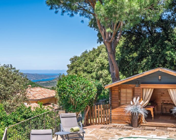 Exlusivité, Région de Saint-Florent, Poggio d’Oletta, villa 4 chambres, piscine, jacuzzi, vue dégagée mer et montagnes, proche plage
