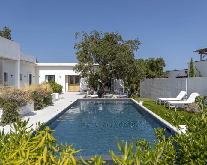 Sainte-Lucie de Porto-Vecchio, Villa T6, piscine, aperçu mer, proche plage