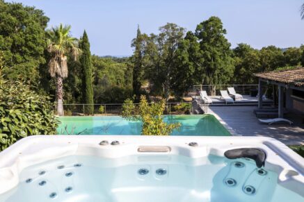 Sainte-Lucie de Porto-Vecchio, Villa 8 chambres, piscine, aperçu mer, proche plage