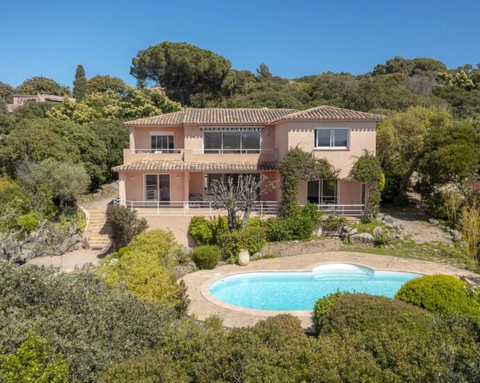 Porto-Vecchio, Domaine de Cala Rossa, 5-rooms villa