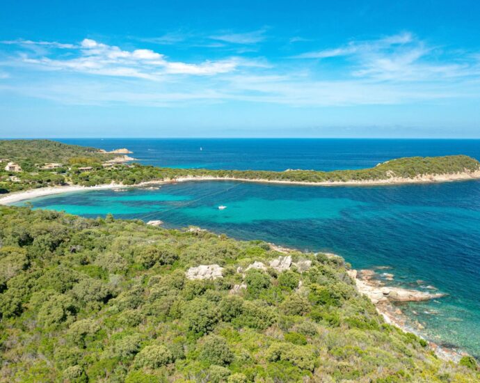 Domaine privé de Punta d’Arasu, villa vue mer panoramique, 5 chambres, piscine, plage accessible à pied