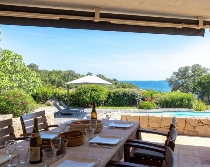 Domaine privé de Punta d’Arasu, villa vue mer panoramique, 5 chambres, piscine, plage accessible à pied