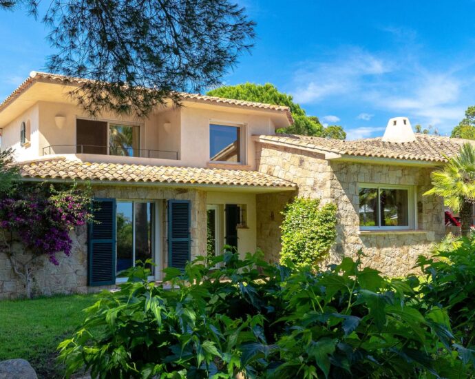 Domaine privé de Punta d’Arasu, villa vue mer panoramique, 5 chambres, piscine, plage accessible à pied