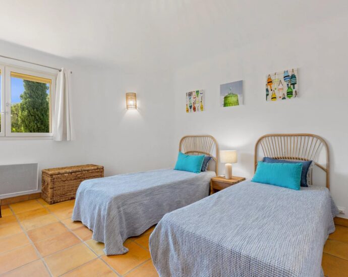 Domaine privé de Punta d’Arasu, villa vue mer panoramique, 5 chambres, piscine, plage accessible à pied