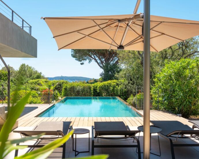 Porto-Vecchio, Domaine de Cala Rossa, villa 4 bedrooms, swimming pool and beach at walking distance,