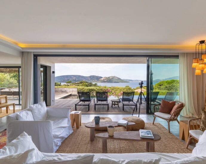 Domaine de Cala Rossa, villa  vue mer, 5 chambres, piscine chauffée, plage à pieds