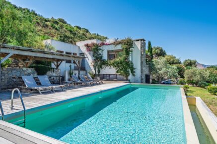 Corbara, Villa 4 bedrooms, swimming pool, panoramic sea views, close to the beach