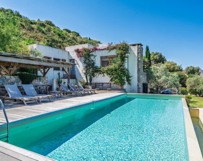 Corbara, Villa 4 bedrooms, swimming pool, panoramic sea views, close to the beach
