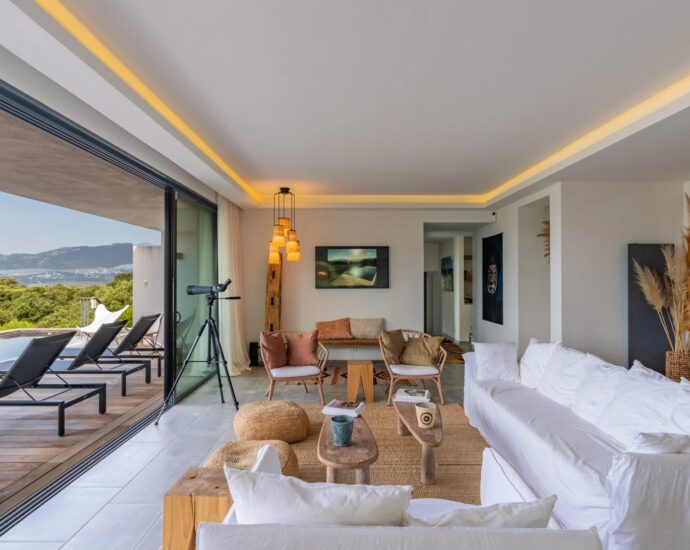 Domaine de Cala Rossa, villa  vue mer, 5 chambres, piscine chauffée, plage à pieds