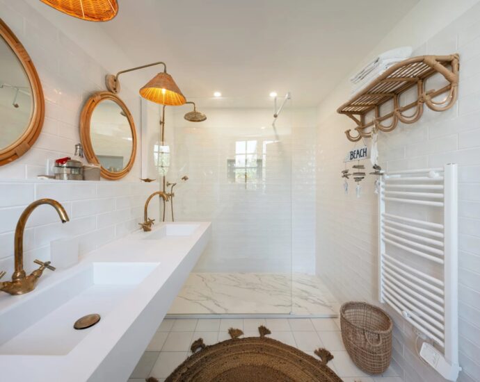 Saint-Florent , 6-Bedroom Villa with Pool, Close to Beach and Town Center