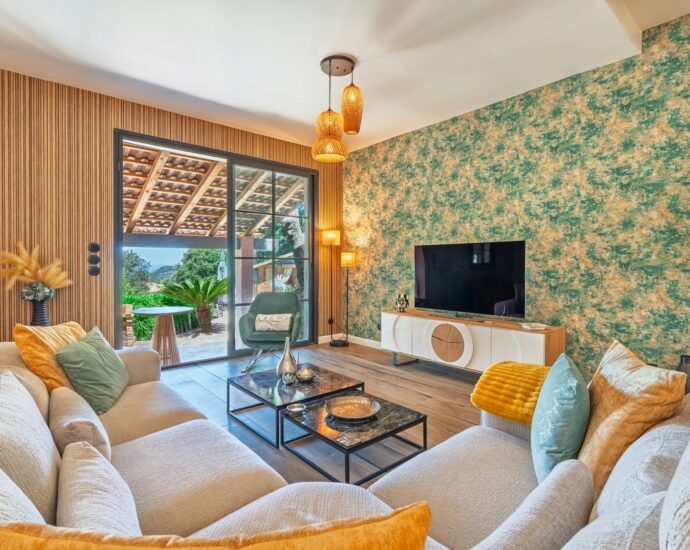 Exlusivité, Région de Saint-Florent, Poggio d’Oletta, villa 4 chambres, piscine, jacuzzi, vue dégagée mer et montagnes, proche plage