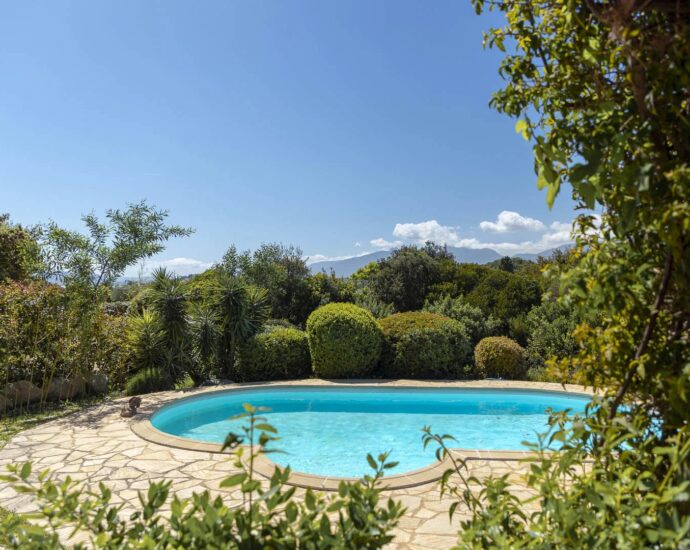 Porto-Vecchio, Domaine de Cala Rossa, 5-rooms villa