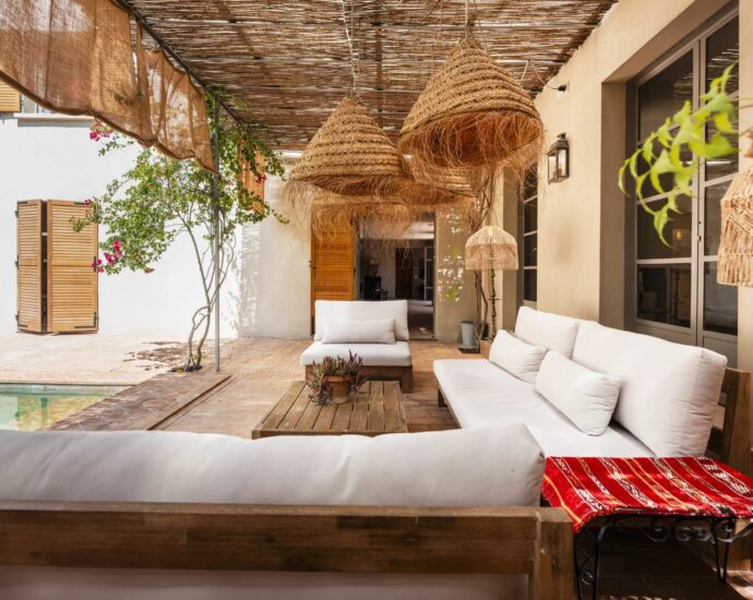 Saint-Florent , 6-Bedroom Villa with Pool, Close to Beach and Town Center