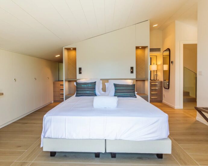 Domaine de Cala Rossa, villa 6 chambres et 1 dortoir, piscine, vue mer, plage à pied, Villa Lazuli