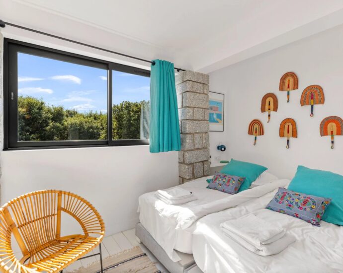 Private estate of Cala Rossa, 5-Bedroom Villa with Pool, Sea View, close to the beach