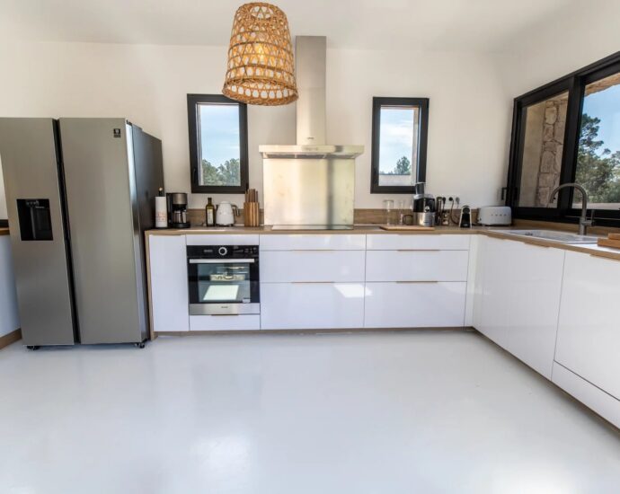 Lecci, near Saint Cyprien, Stone Bergerie-Style Villa, 4 Bedrooms, Pool, Close to the Beach