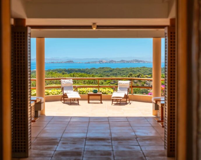 Bonifacio, Domaine privé Sperone ,Villa vue mer panoramique, 6 chambres, piscine, plage à pied
