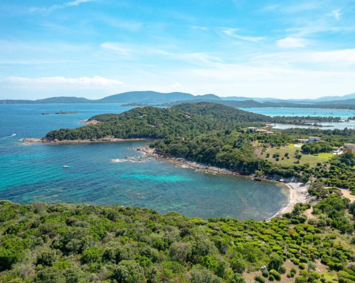 Domaine privé de Punta d’Arasu, villa vue mer panoramique, 5 chambres, piscine, plage accessible à pied