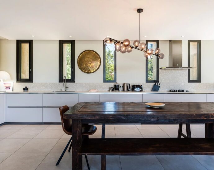 Porto-Vecchio, Domaine de Cala Rossa, villa 4 bedrooms, swimming pool and beach at walking distance,