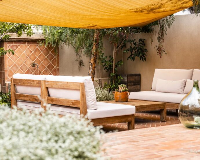 Saint-Florent , 6-Bedroom Villa with Pool, Close to Beach and Town Center