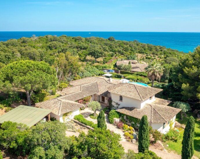 Domaine privé de Punta d’Arasu, villa vue mer panoramique, 5 chambres, piscine, plage accessible à pied