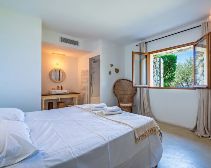 Corbara, Villa 4 bedrooms, swimming pool, panoramic sea views, close to the beach