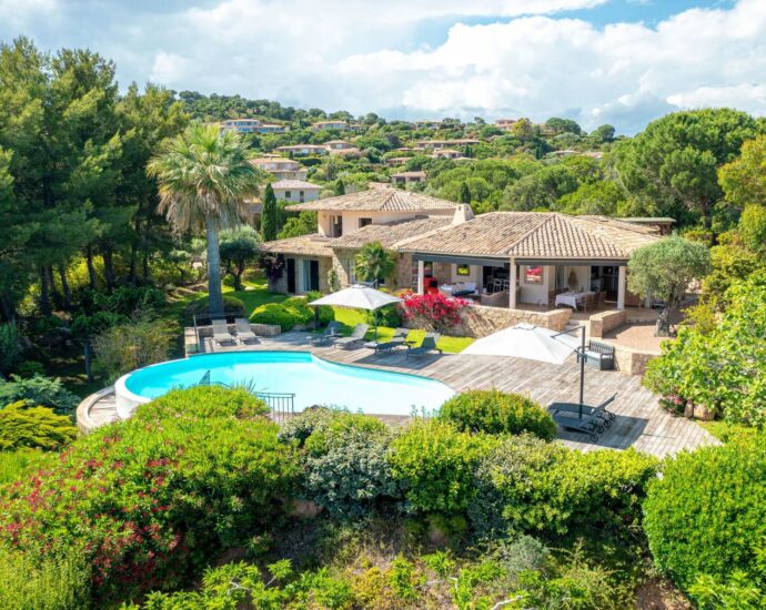 Domaine privé de Punta d’Arasu, villa vue mer panoramique, 5 chambres, piscine, plage accessible à pied