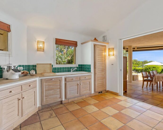 Domaine privé de Punta d’Arasu, villa vue mer panoramique, 5 chambres, piscine, plage accessible à pied