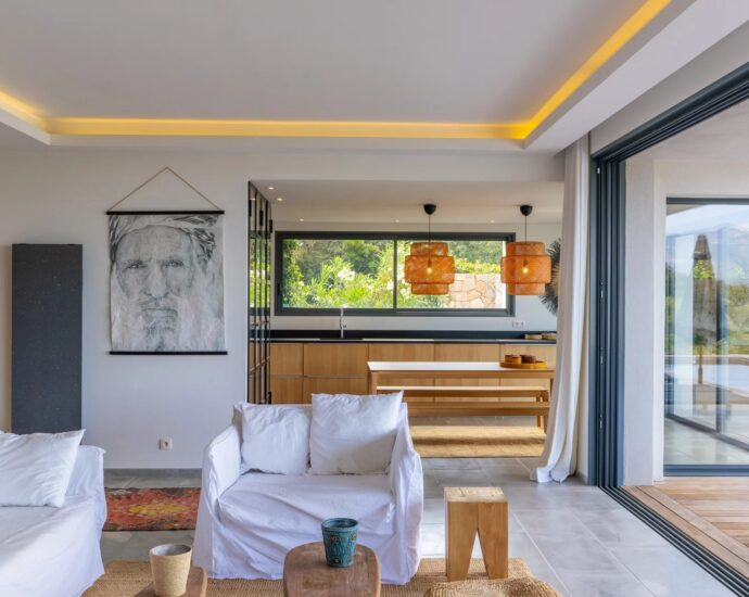 Domaine de Cala Rossa, villa  vue mer, 5 chambres, piscine chauffée, plage à pieds