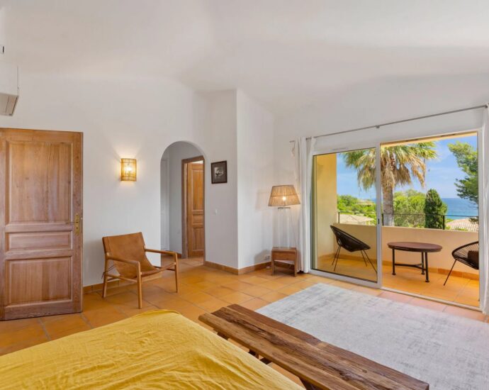 Domaine privé de Punta d’Arasu, villa vue mer panoramique, 5 chambres, piscine, plage accessible à pied