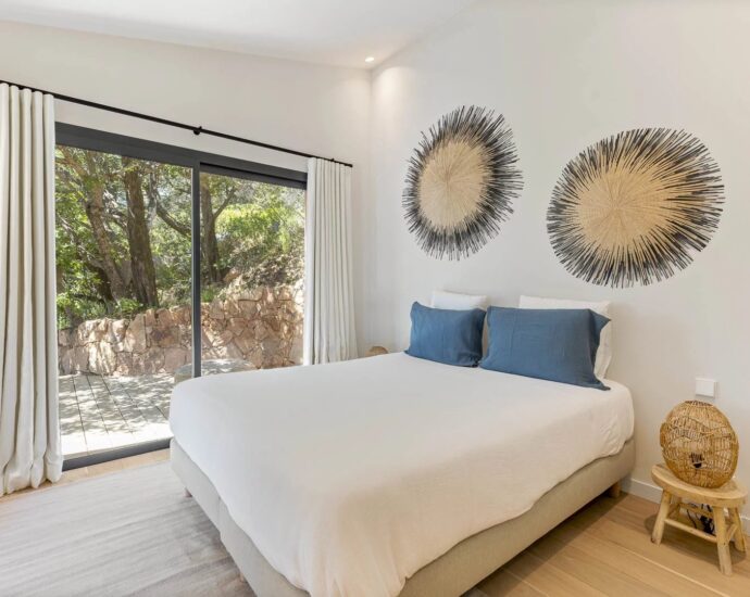 Porto-Vecchio, Palombaggia, Panoramic Sea View Villa, 6 Bedrooms, Heated Pool, Walking Distance to Beach