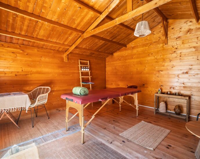 Exlusivité, Région de Saint-Florent, Poggio d’Oletta, villa 4 chambres, piscine, jacuzzi, vue dégagée mer et montagnes, proche plage