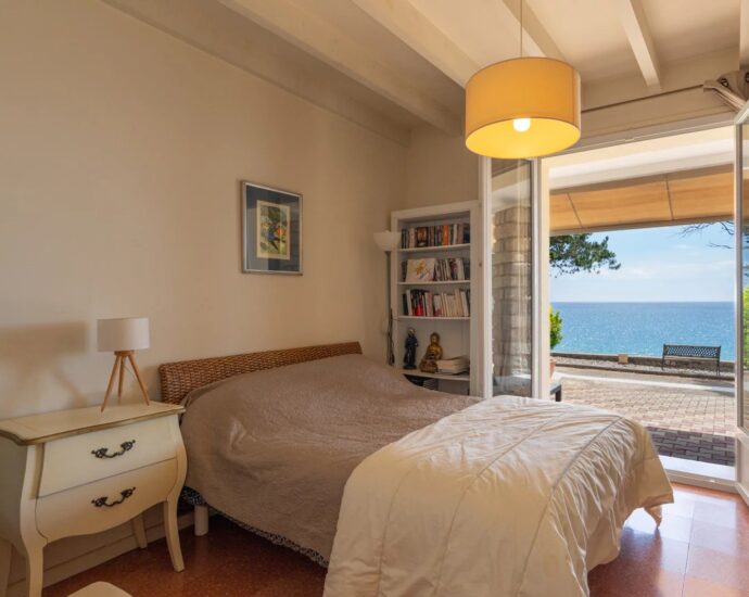 Sagone, villa vue mer panoramique, 3 chambres, studio et chalet indépendants, piscine, plage à pied, proche Ajaccio