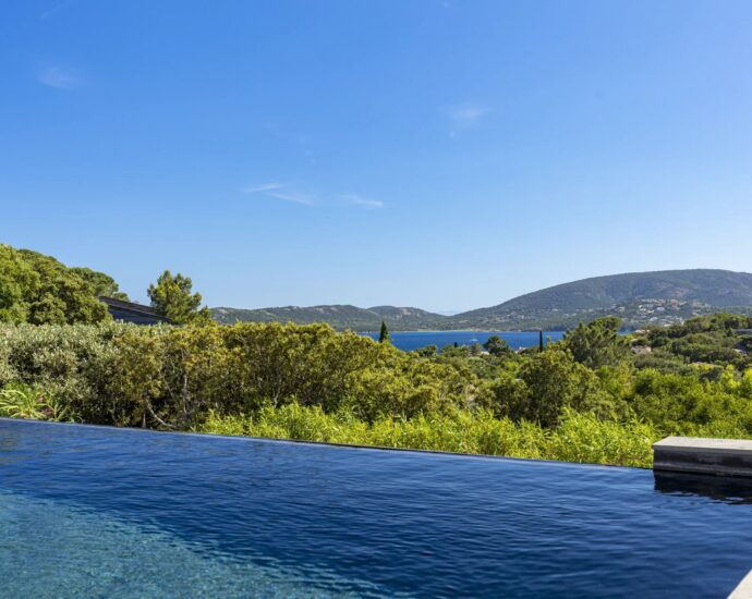 Domaine de Cala Rossa, villa  vue mer, 5 chambres, piscine chauffée, plage à pieds