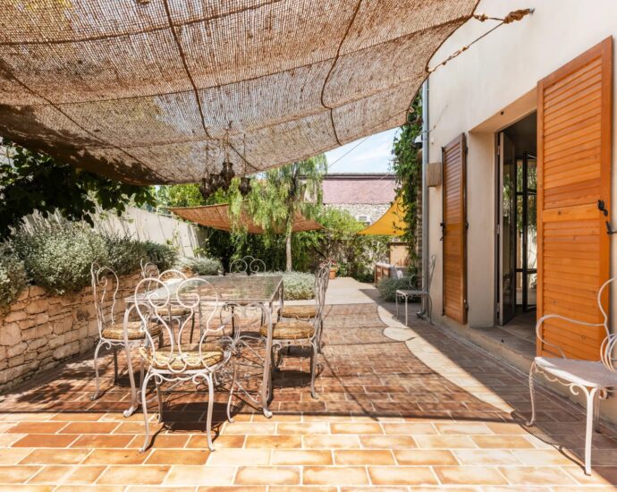 Saint-Florent , 6-Bedroom Villa with Pool, Close to Beach and Town Center