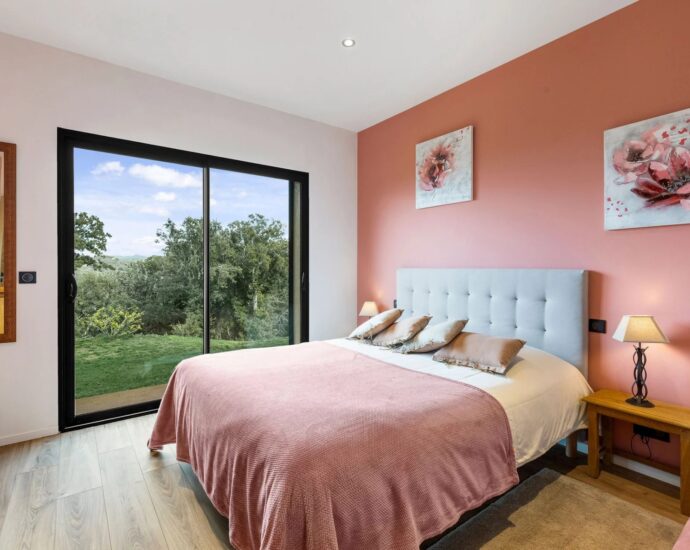 Porto Vecchio, Villa contemporaine, 4 chambres, piscine, proche plage de Santa Giulia