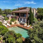 Domaine de Cala Rossa, villa 6 chambres et 1 dortoir, piscine, vue mer, plage à pied, Villa Lazuli
