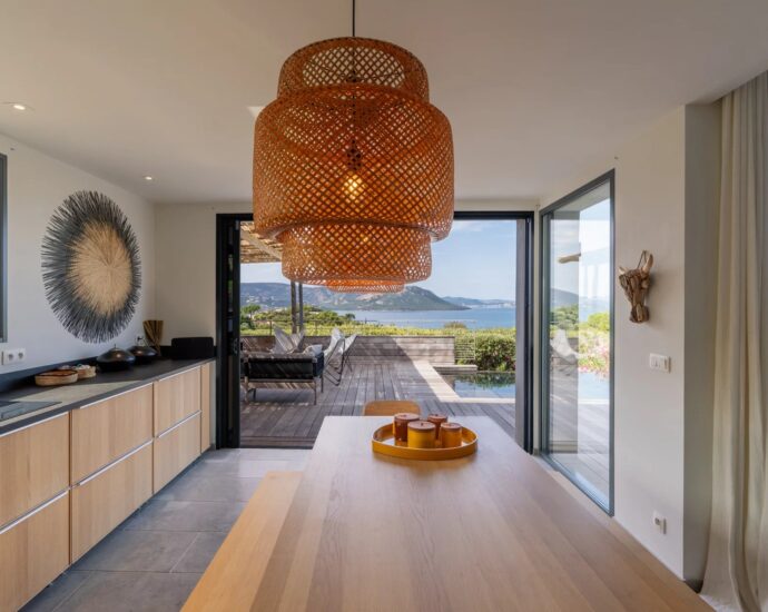 Domaine de Cala Rossa, villa  vue mer, 5 chambres, piscine chauffée, plage à pieds