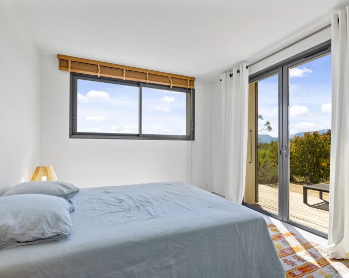 Domaine de Cala Rossa, villa  vue mer, 5 chambres, piscine chauffée, plage à pieds