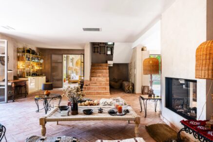 Saint-Florent , 6-Bedroom Villa with Pool, Close to Beach and Town Center
